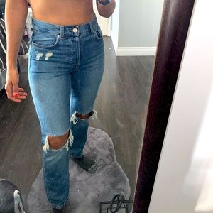 🍋Forever 21 Destroyed High-Rise Mom Jeans , Denim